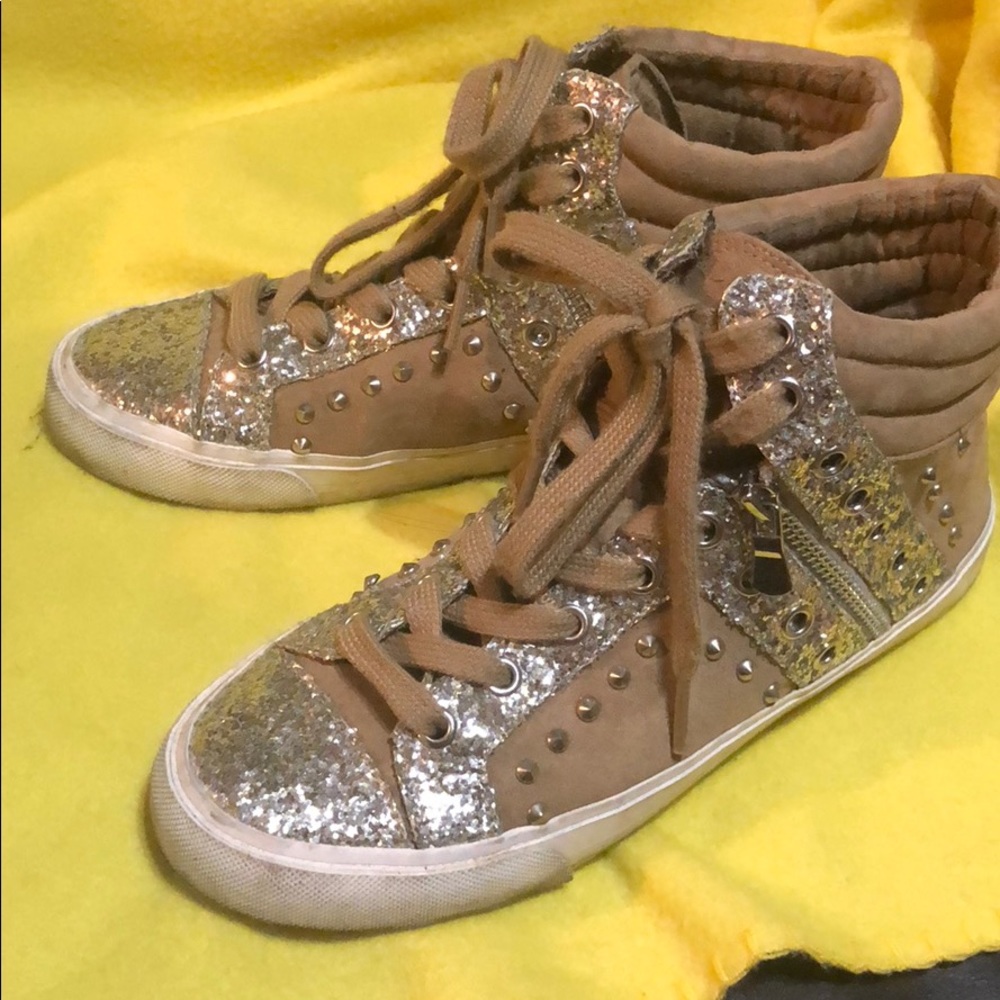 Gianni Bini Shoes - Picture 2 of 3